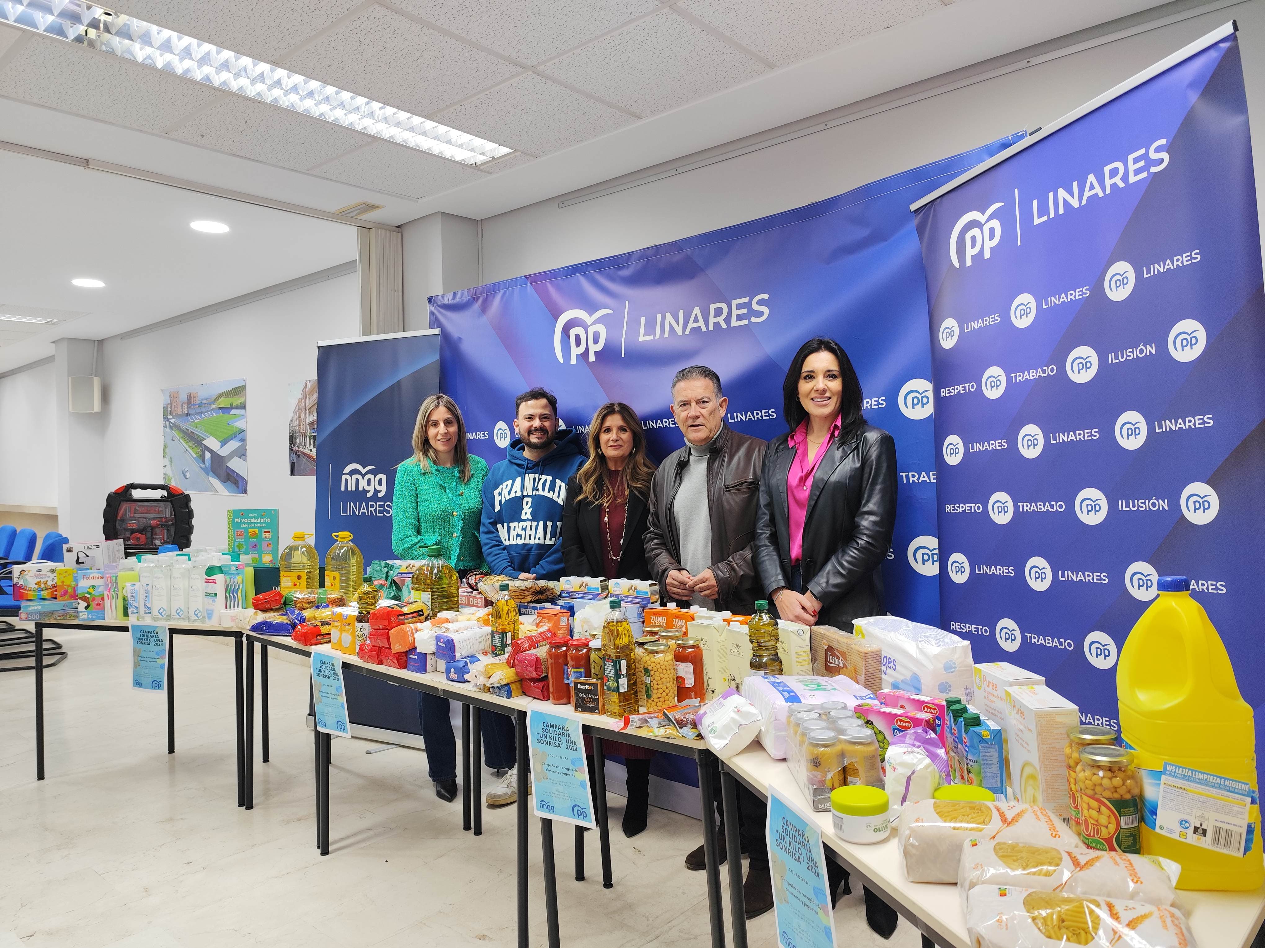 Imagen de Nuevas Generaciones y el Partido Popular de Linares finalizaron con un rotundo éxito su tradicional campaña solidaria “Un kilo, una sonrisa