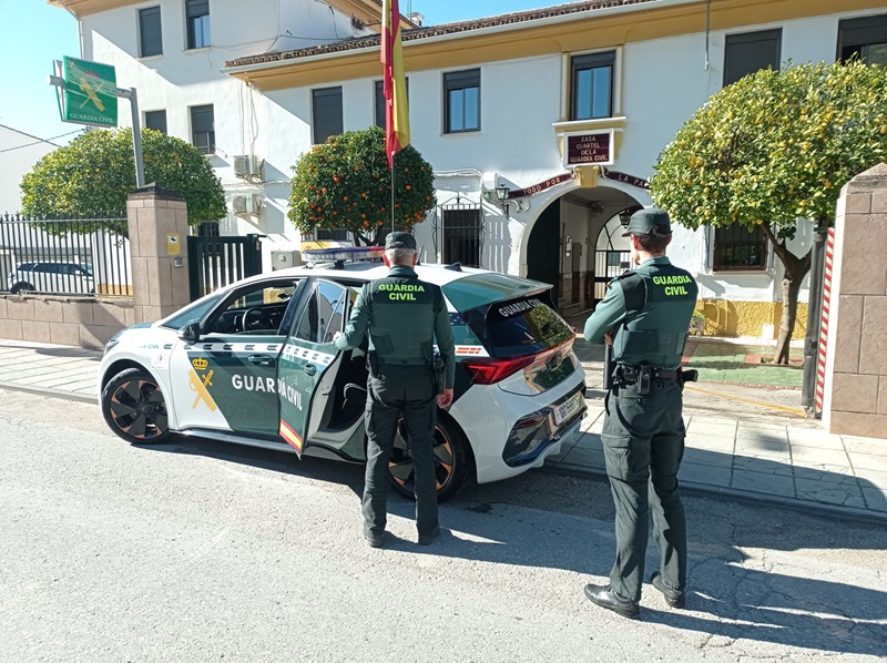 Imagen de La Guardia Civil ha detenido a una persona por delitos de tráfico de drogas y robos en viviendas