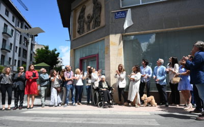 Imagen de Inaugurada la placa de la céntrica calle Viriato que incluye el nombre de Ramón Soler Belda