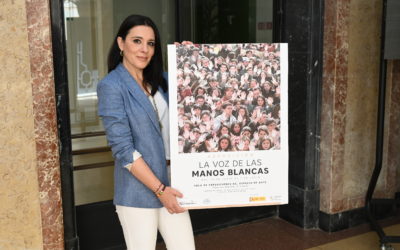 Imagen de El Área de Cultura trae a Linares la exposición ‘La voz de las manos blancas’ de la Fundación Miguel Ángel Blanco