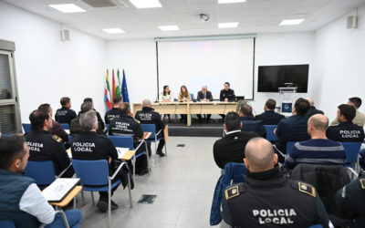 La alcaldesa destaca la elevada participación registrada en la jornada de formación ‘Actuación operativa de la Policía Local en Semana Santa’