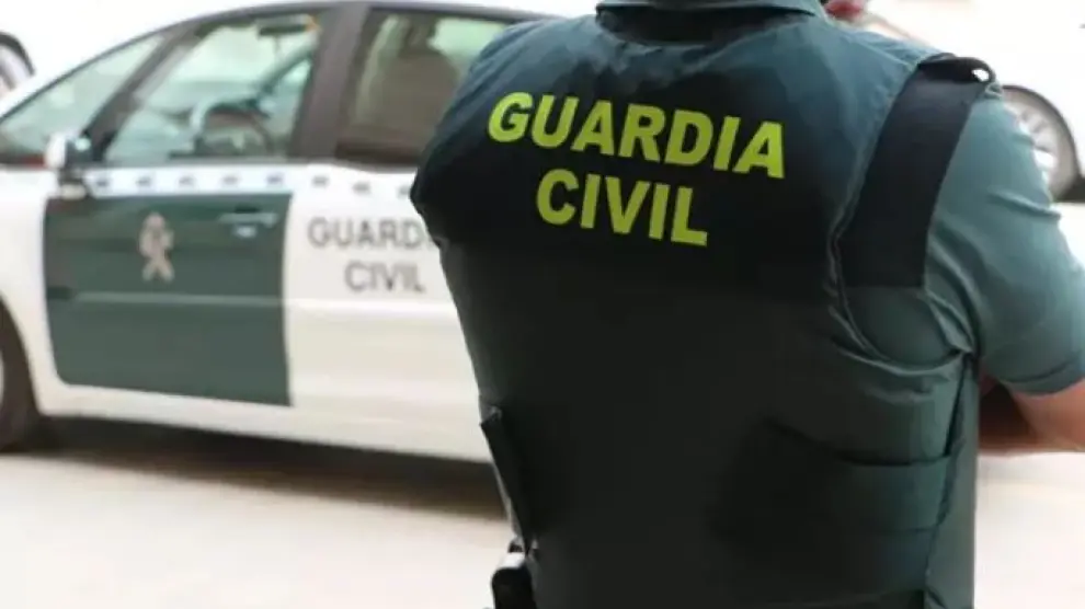 La Guardia Civil ha detenido a una persona por supuestos delitos de robo en viviendas de la comarca del Condado