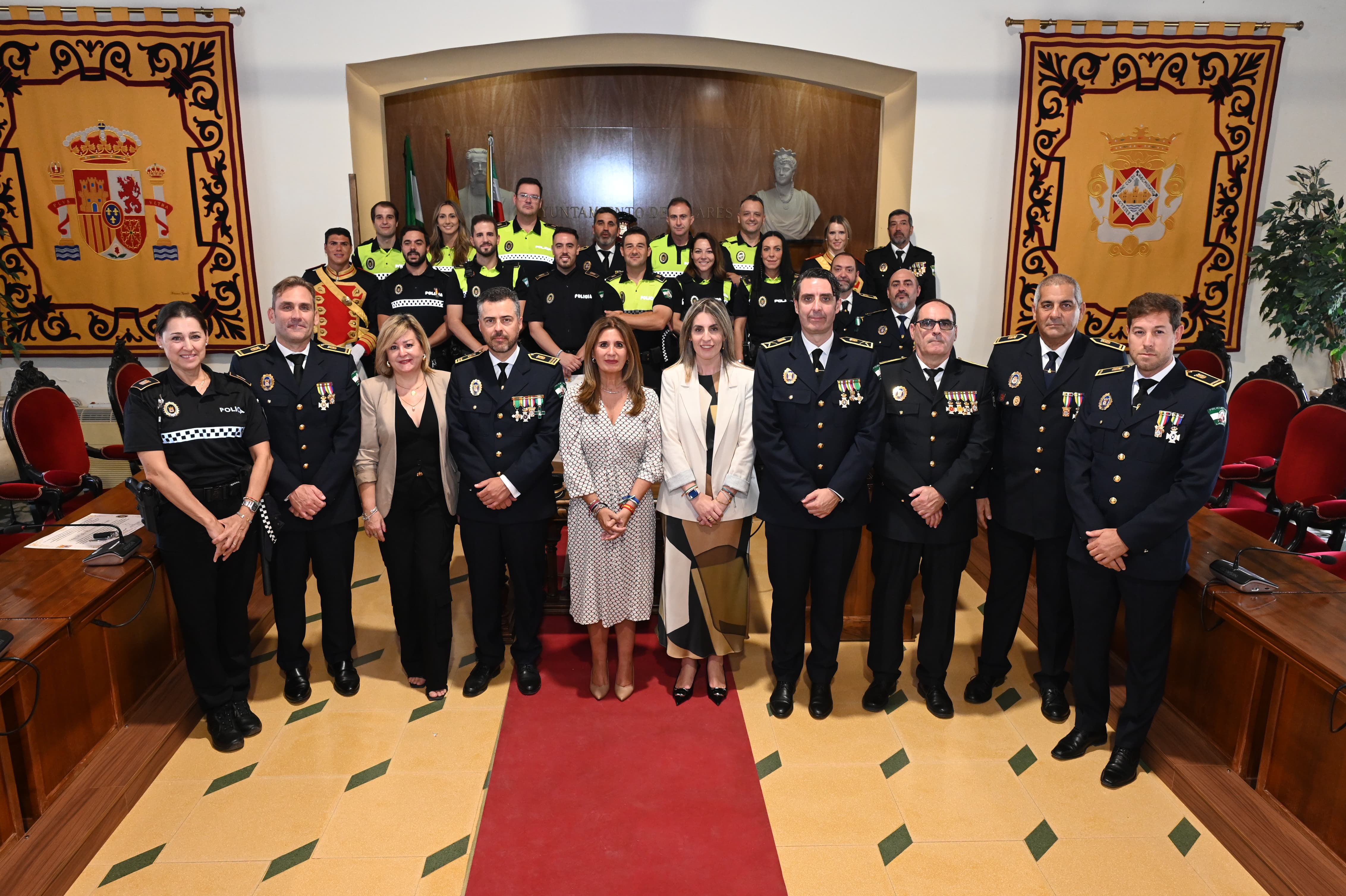 La Policía Local de Linares conmemora la festividad de su Patrona y Protectora con una entrega de condecoraciones por méritos.