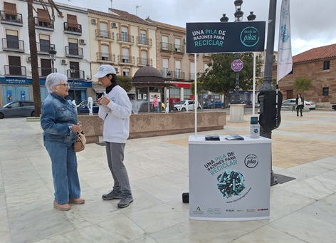 Imagen de La campaña ‘Una Pila de Razones’ llega a La Carolina para concienciar sobre la importancia del reciclaje de los residuos de pilas y acumuladores