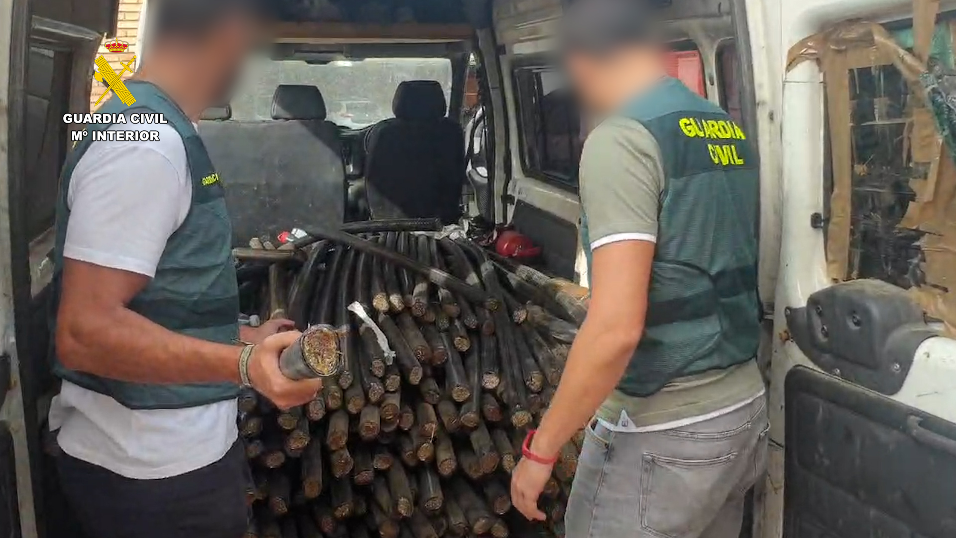 Imagen de La Guardia Civil investiga a 18 personas miembros de una organización dedicada al robo de cableado telefónico