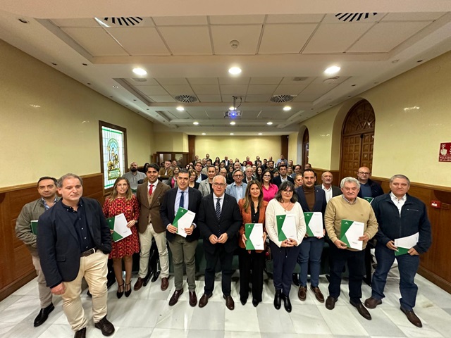 Imagen de La Junta destina 11,7 millones de euros a los 97 ayuntamientos y 6 ELAS de la provincia para la contratación de 1.114 personas desempleadas