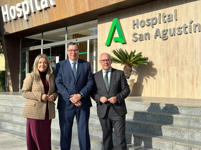 Imagen de El delegado de Gobierno de la Junta de Andalucia en Jaen, da la Bienvenida a Jose Luis Garcia como  nuevo director gerente del Hospital San Agustin