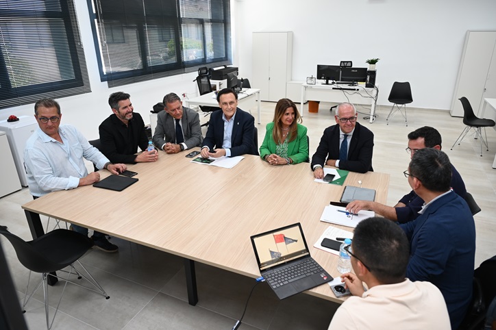 Imagen de Del Olmo pone en valor el potencial del Parque Científico Tecnológico del Transporte Santana para el desarrollo empresarial de Linares