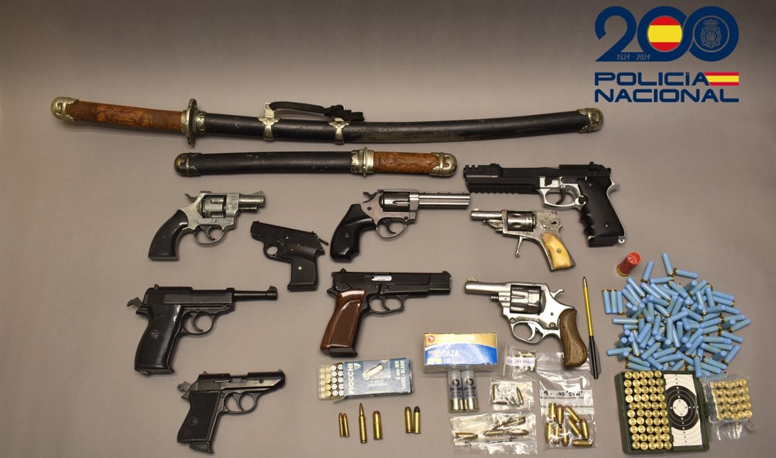 Imagen de La Policía Nacional de Linares detiene a un varón por Delito de Tráfico de Armas y Estafa