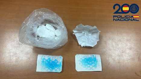 Imagen de La Policía Nacional detiene a 2 personas por Tráfico de Drogas, incautando un total de 95 gramos de Cocaína