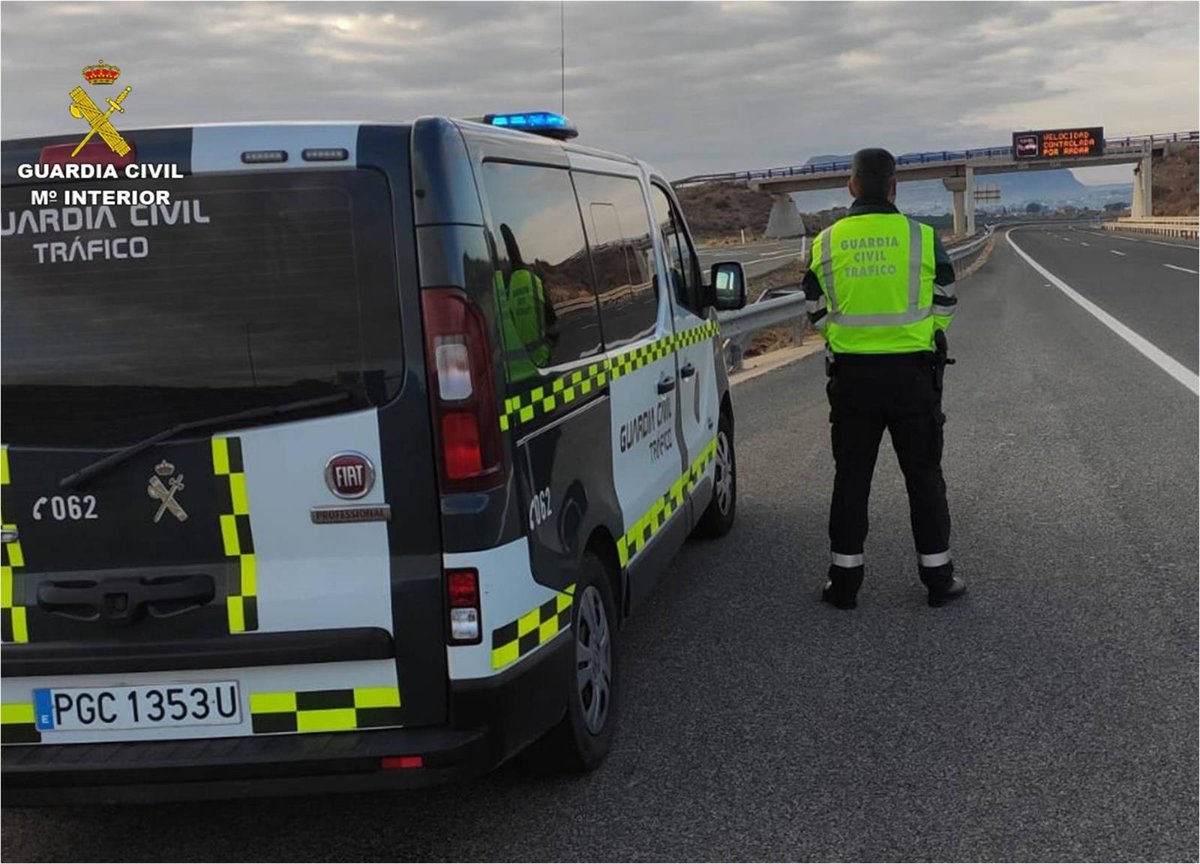 Imagen de La Guardia Civil detiene a dos personas por tráfico de drogas