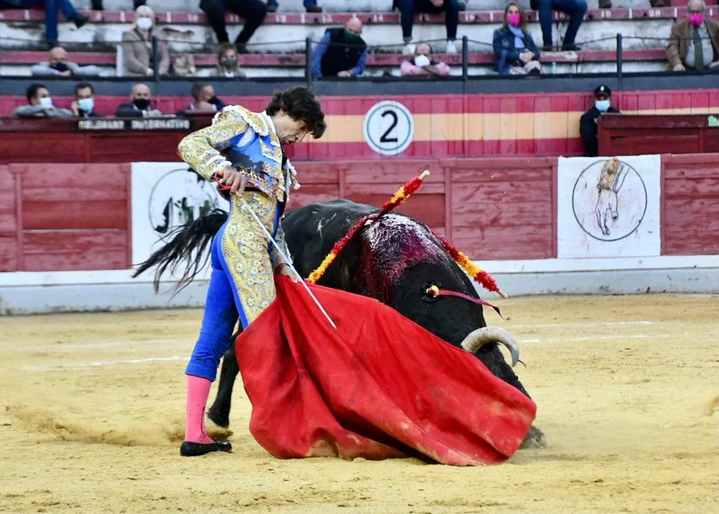 Imagen de Curro Diaz ovacionado en Francia a su faena