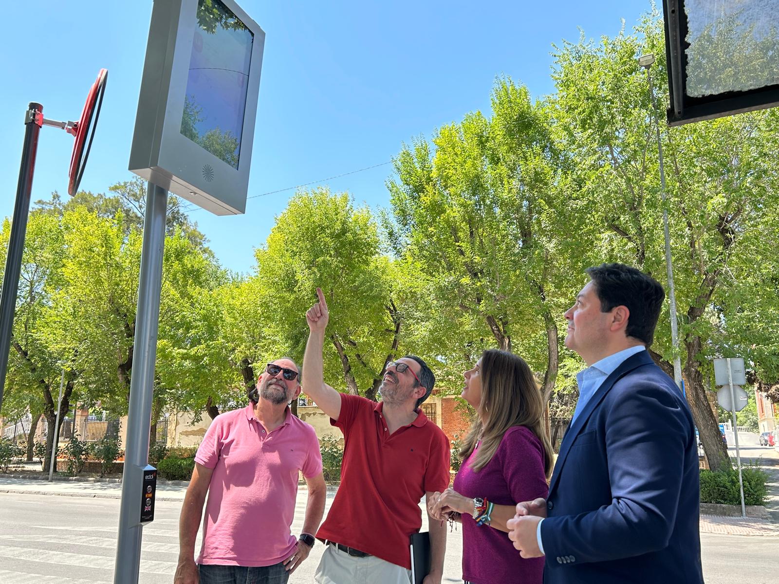 Imagen de Linares incorpora postes electrónicos para mejorar la experiencia del transporte urbano