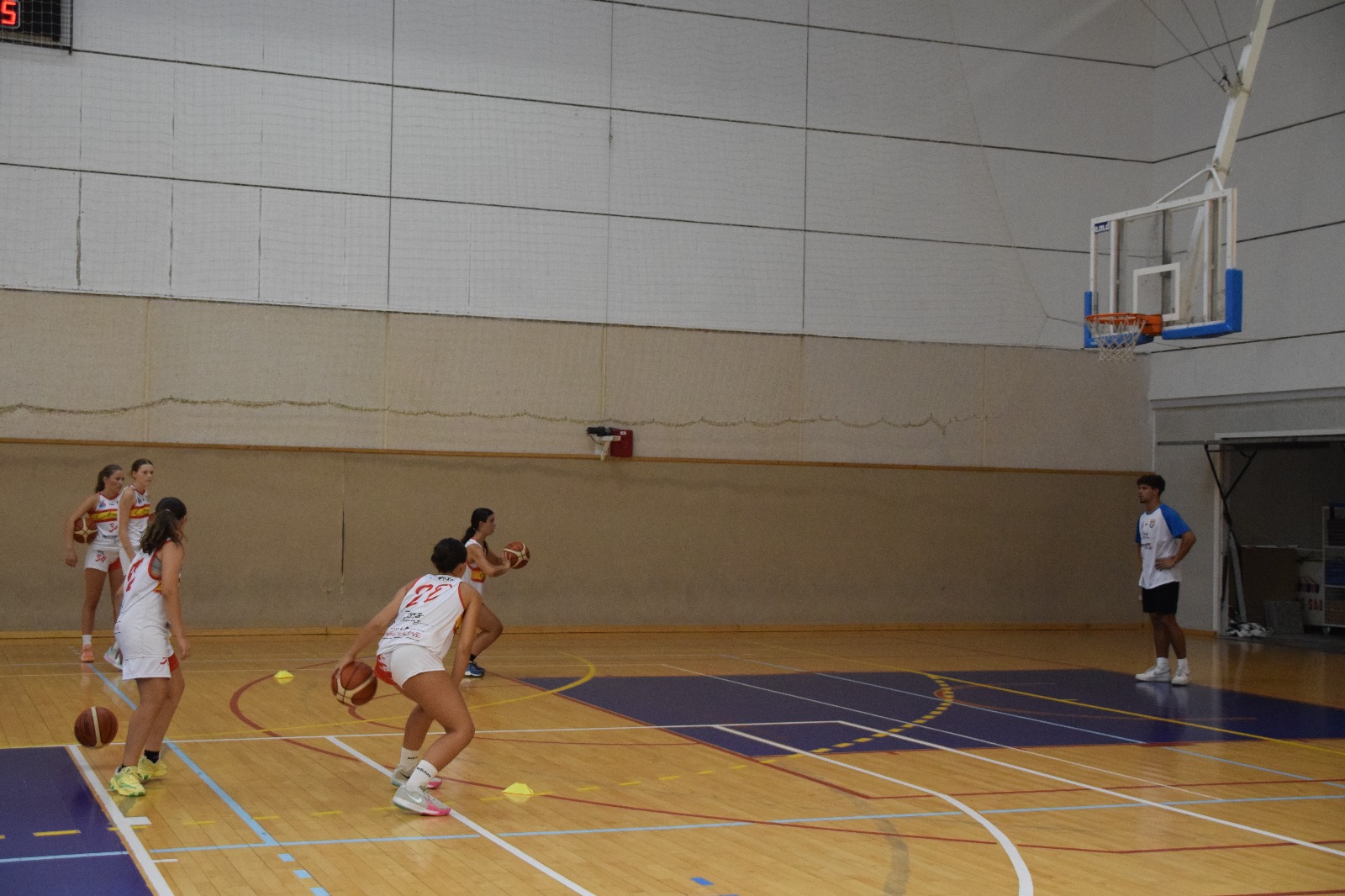 Imagen de El XI Campus Internacional de Baloncesto ‘Chus Mateo Academy’ reúne a jóvenes de 15 países en Linares
