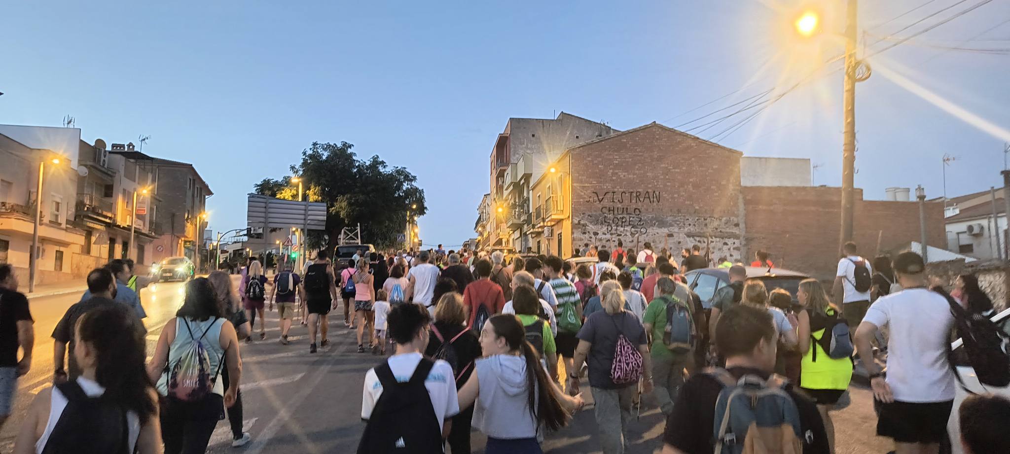 Imagen de Éxito rotundo en la ruta nocturna “Minas de la Luna Llena”: más de 1000 senderistas recorren 10 km bajo la luz lunar