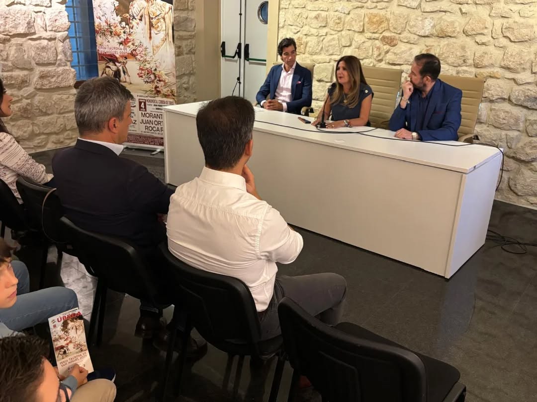 Imagen de Curro Díaz comparte su pasión por la tauromaquia con los aficionados de Linares