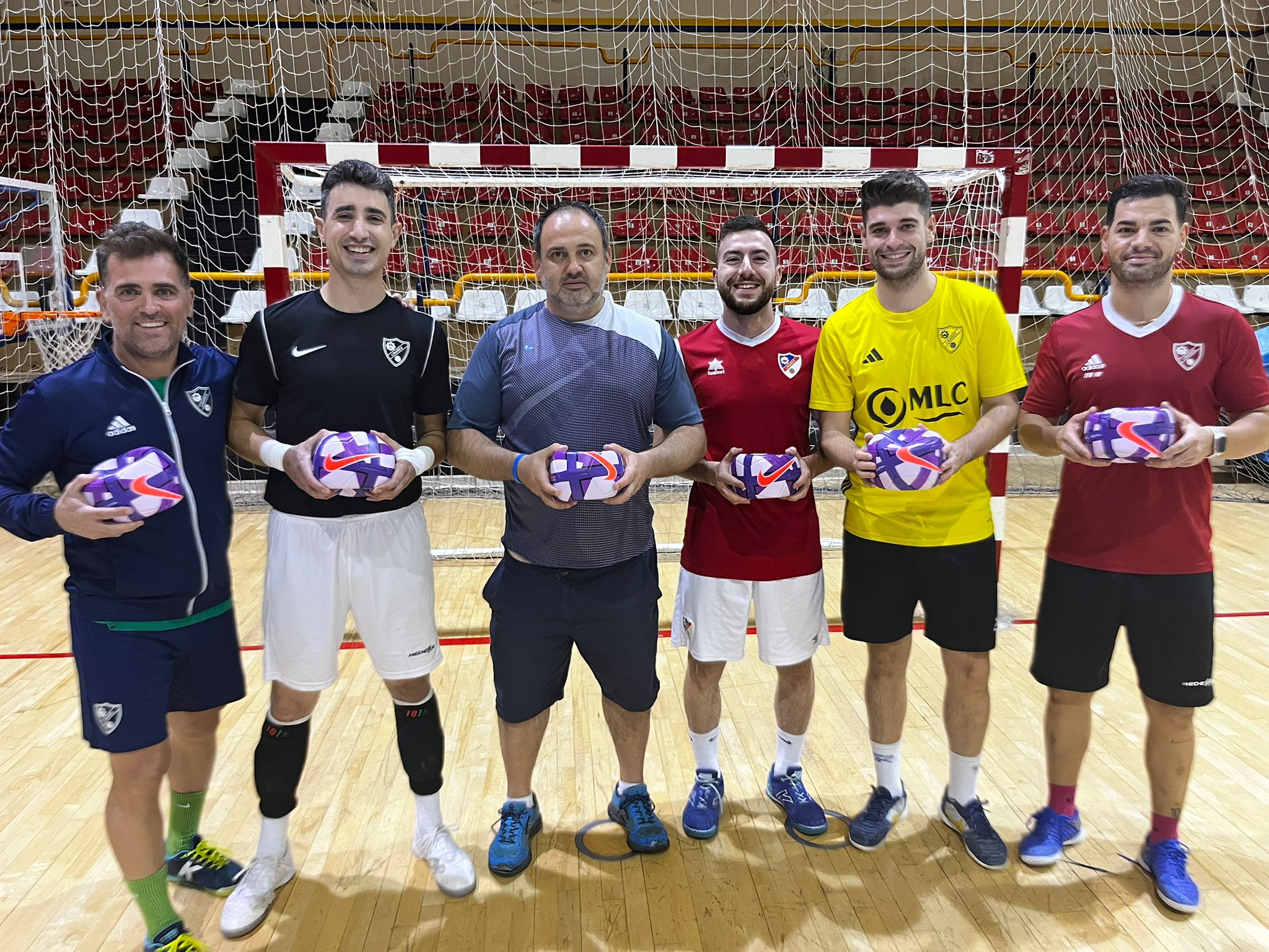 Imagen de El Linares Futsal refuerza su cantera gracias a la aportación  de material deportivo impulsada por la  Magazine Digital Linares Deporte