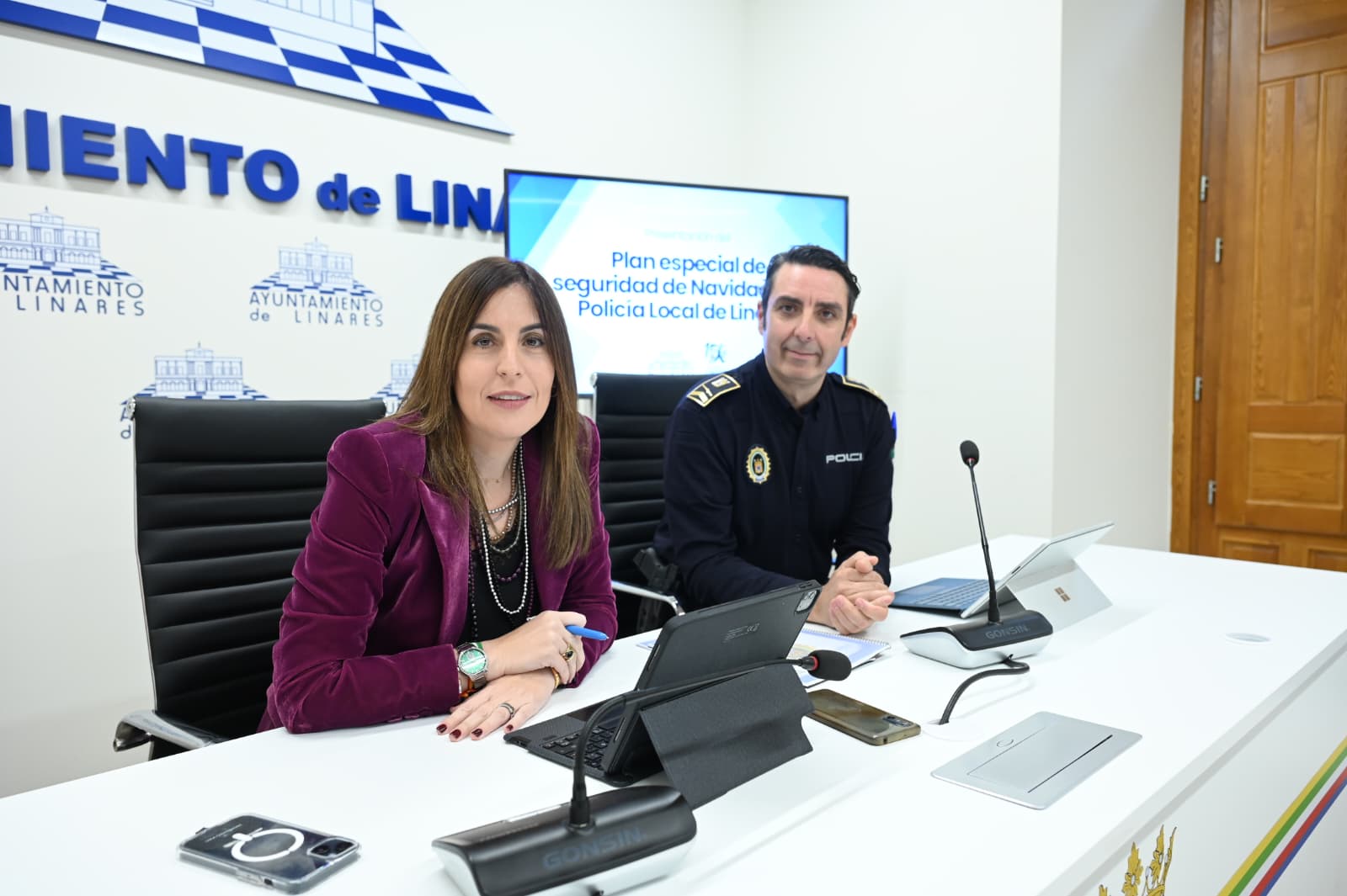 Imagen de La Policía Local de Linares activa el Plan Especial de Tráfico y Movilidad de Navidad 2025/2026