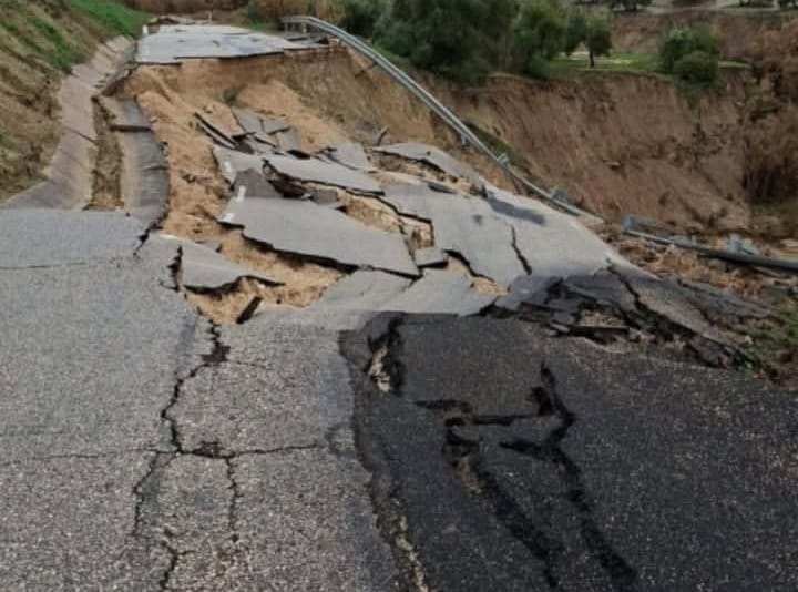 Imagen de La crecida del Guadalimar obliga a desalojar viviendas en la Estación Linares-Baeza