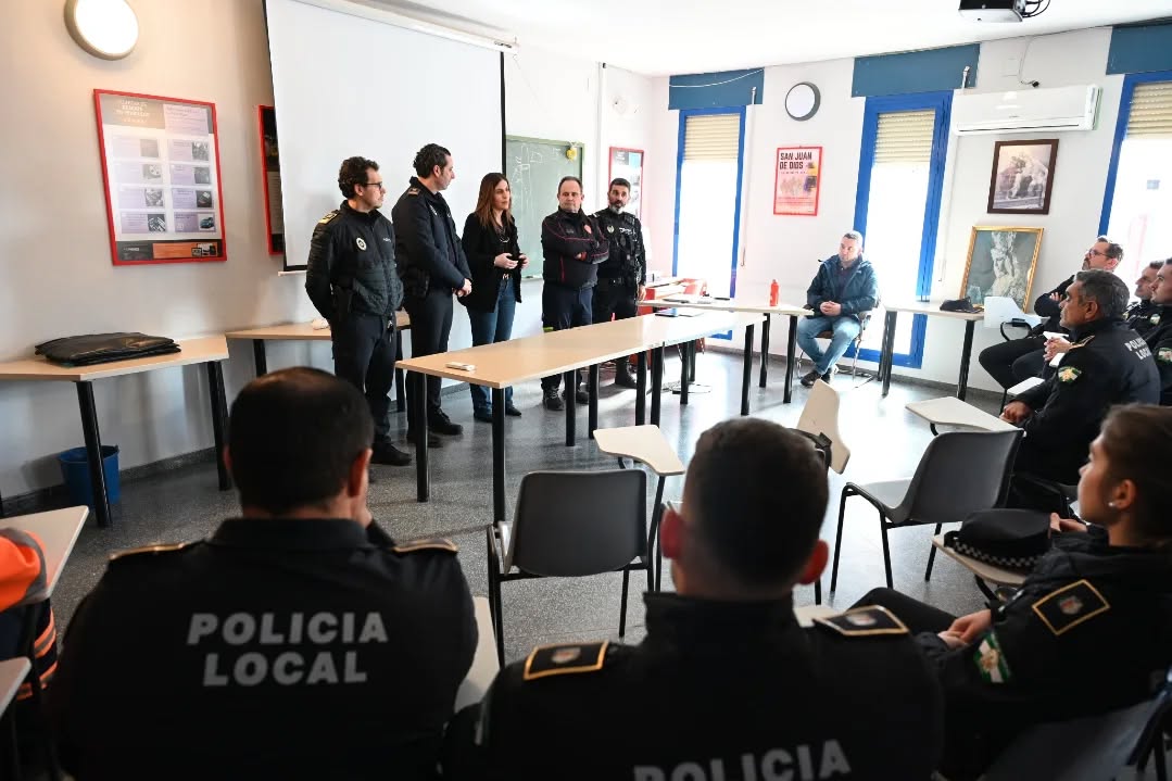 Clausurada en Linares una jornada técnica sobre coordinación entre bomberos y policías ante emergencias