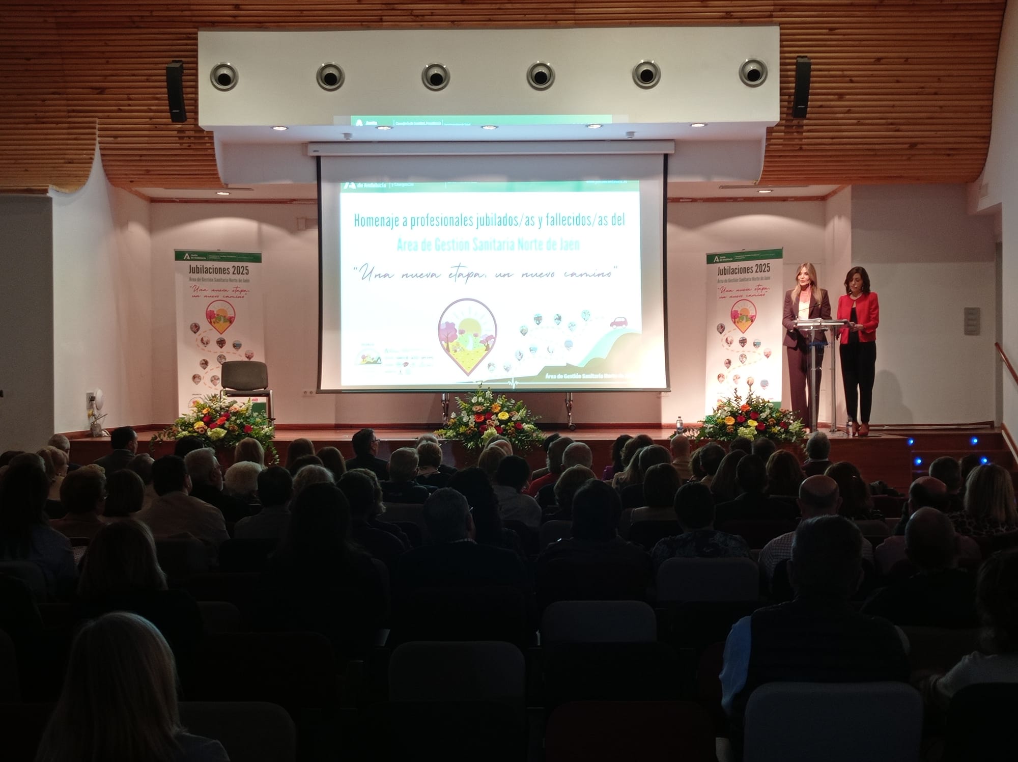 Imagen de Emotivo homenaje a los profesionales sanitarios del Área Norte de Jaén en Linares