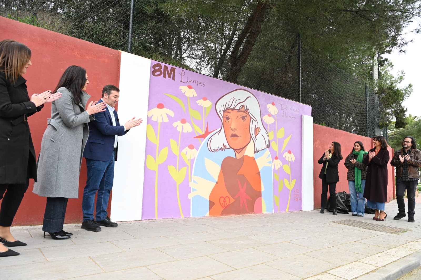Imagen de Linares inaugura el mural ‘8M: Linares impulsa el avance de las Mujeres’