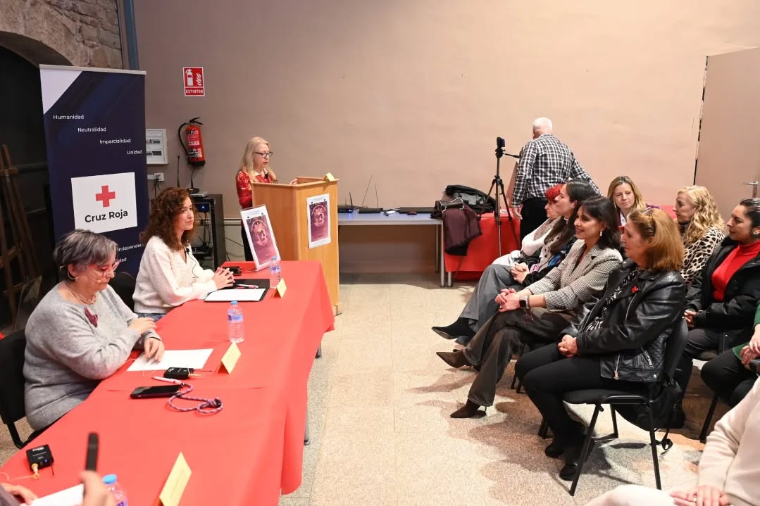 Imagen de Mujeres que dan voz reúne a Cruz Roja y al Ayuntamiento en el 8M