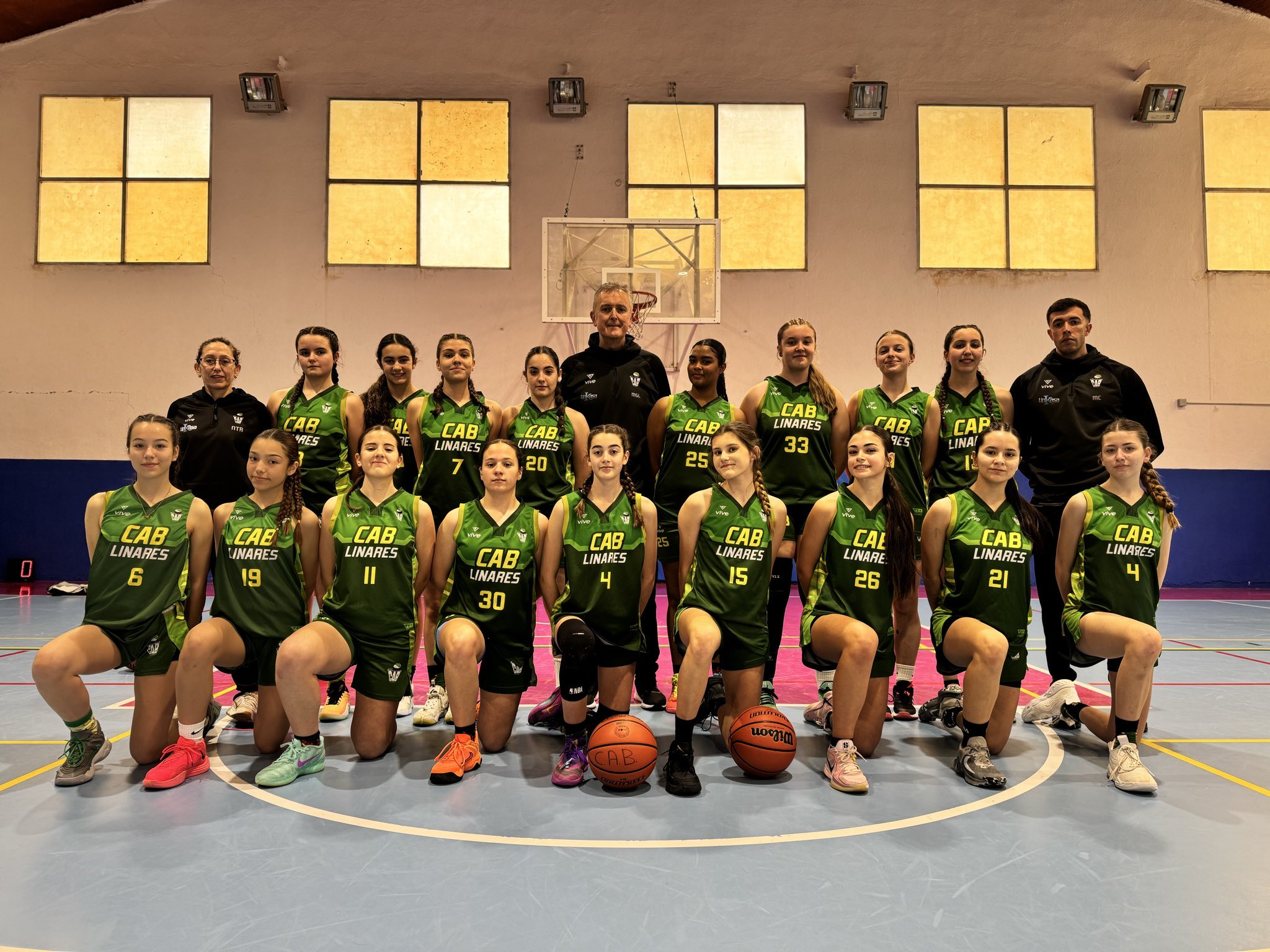 Imagen de El CAB Linares cadete femenino se despide del andaluz sin premio pese a su reacción final