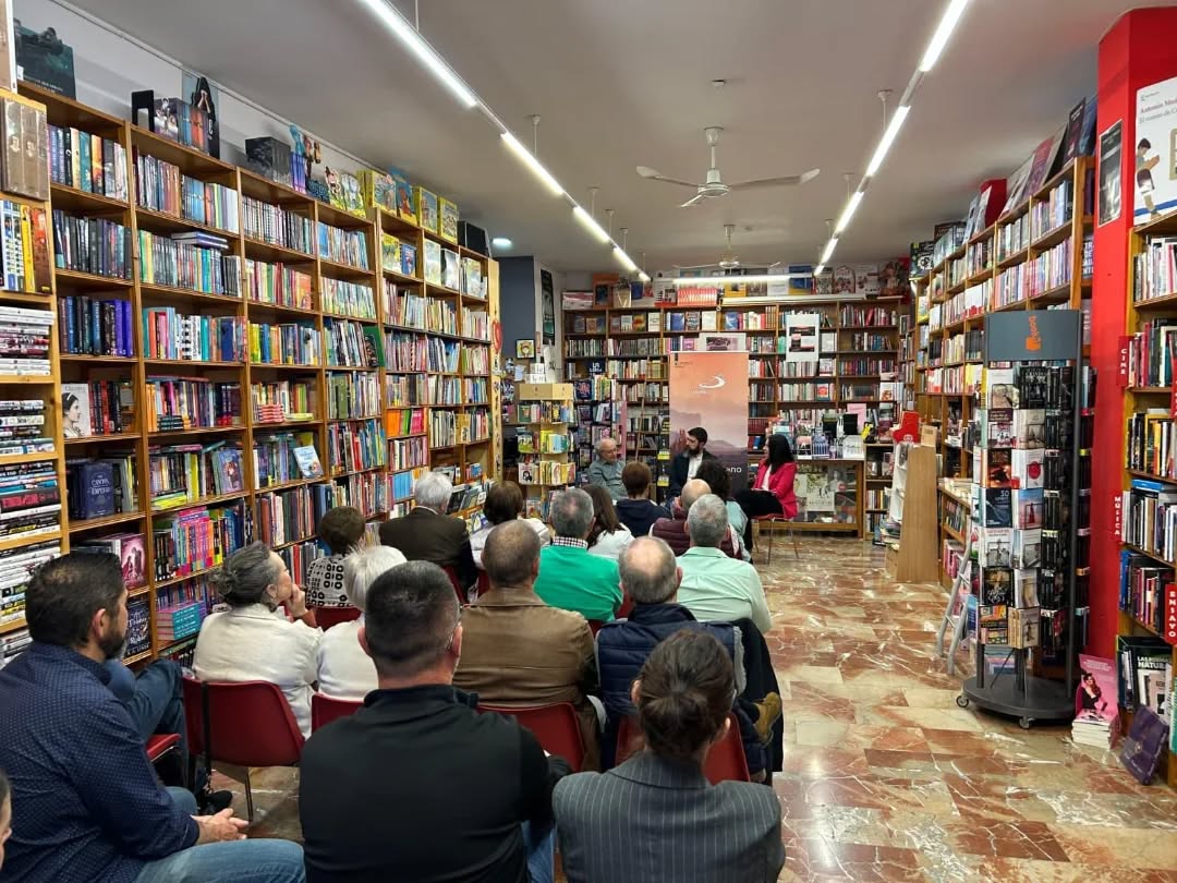 Imagen de José Chamorro presenta ‘El viejo artesano’ en una emotiva cita literaria en Linares