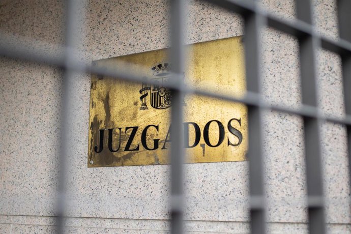 Imagen de Condenado en Jaén por quebrantamiento pero absuelto de malos tratos al declarar la víctima que se autolesionó
