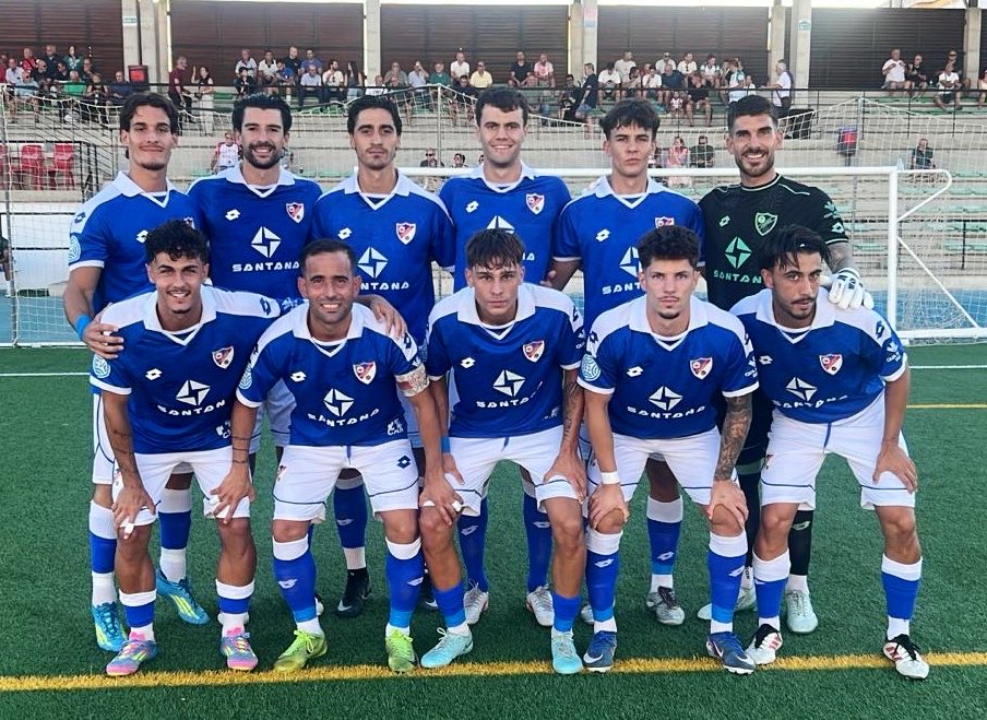 Imagen de El Linares Deportivo se corona en Cabra y levanta el 57.º Trofeo Fuente del Río