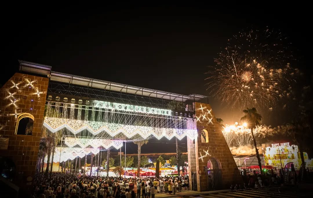 Imagen de La Real Feria y Fiestas de San Agustín 2026 se despide con un brillante espectáculo piromusical