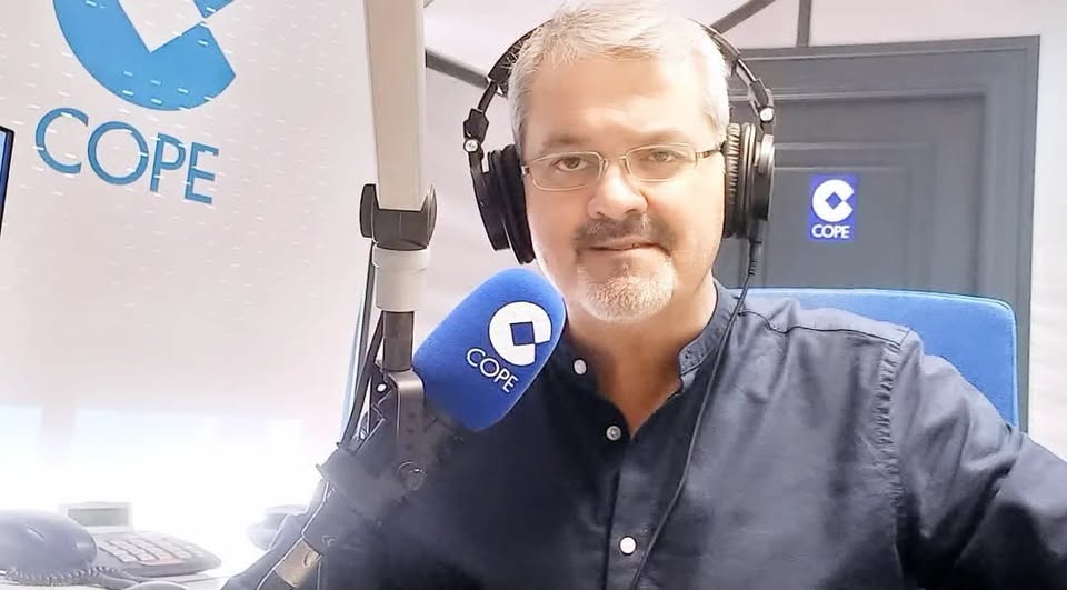 Imagen de La Agrupación Arciprestal designa Angel Lopez  pregonero de la Semana Santa de Linares 2027